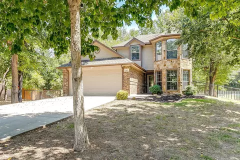 243 Saint Charles Dr, Springtown, TX 76082