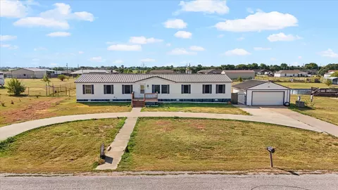 8901 S Monterrey Dr, Alvarado, TX 76009