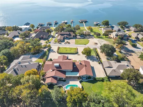 4114 Crescent Dr, Granbury, TX 76049
