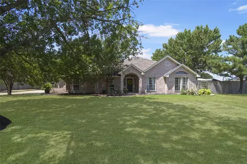 1085 Oak Hollow Ln, Seagoville, TX 75159