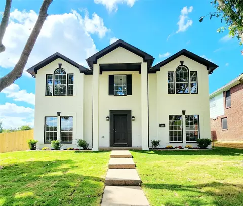 127 Dennis Dr, Cedar Hill, TX 75104