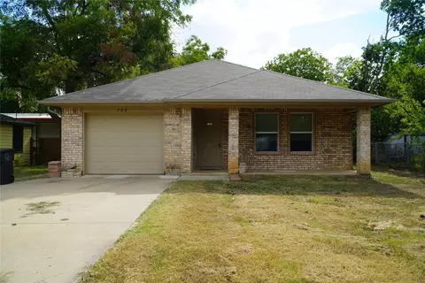 709 N Pendell Ave, Cleburne, TX 76033