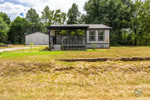 111 Hidden Hills Dr, Mabank, TX 75156