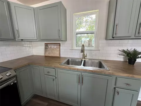 610 E Grand Ave, Comanche, TX 76442 photo 8