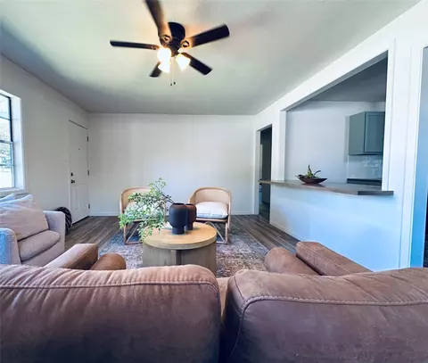 610 E Grand Ave, Comanche, TX 76442 photo 4
