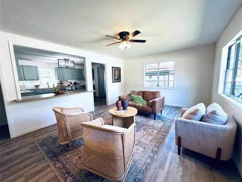 610 E Grand Ave, Comanche, TX 76442 photo 2