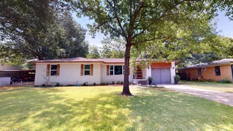 404 E Clinton Ave, Athens, TX 75751