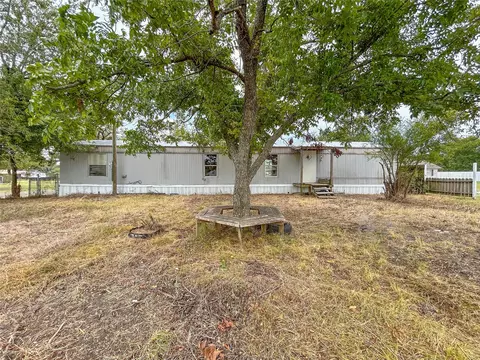 617 E Fm 27, Wortham, TX 76693