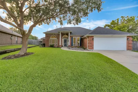 7113 Melissa Ct, North Richland Hills, TX 76182