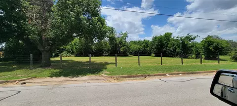 5029 Pinson St, Fort Worth, TX 76105