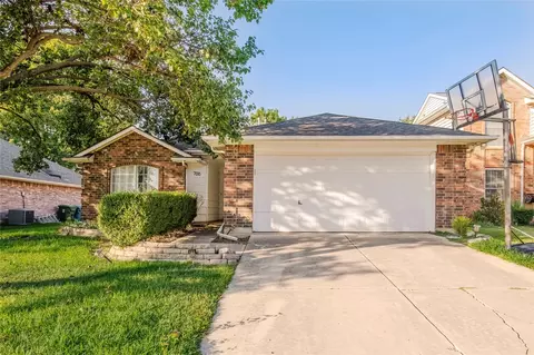 700 Teakwood Dr, Flower Mound, TX 75028