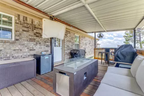 104 Sarah Ct, Collinsville, TX 76233