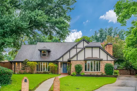 2300 Bluffview Ct, Arlington, TX 76011