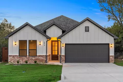 5814 Barkridge Dr, Granbury, TX 76048