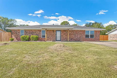 1708 Rand Rd, Kaufman, TX 75142
