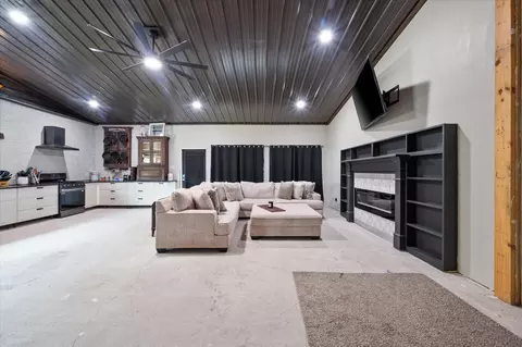 454 Davis St, Fairfield, TX 75840