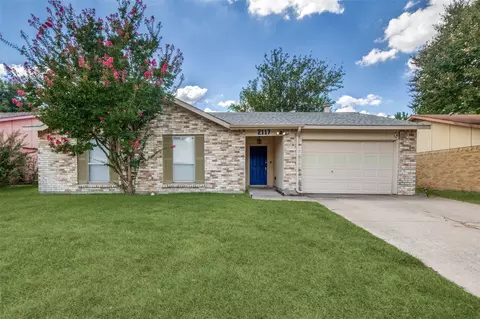 2117 Sheriff Dr, Grand Prairie, TX 75051