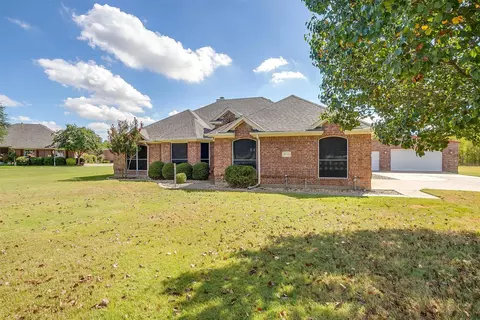 4021 Running Brook Dr, Joshua, TX 76058