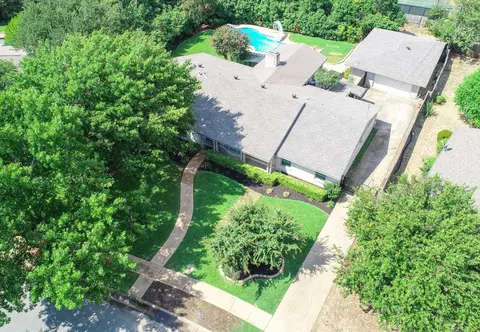 10749 Les Jardins Dr, Dallas, TX 75229