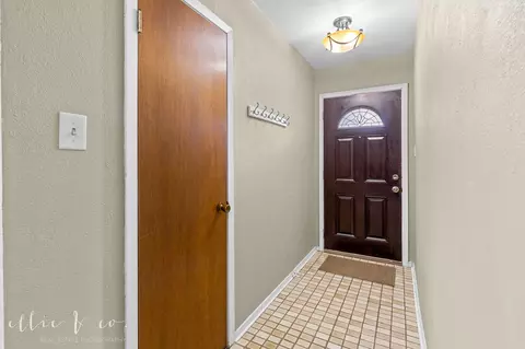 Entry Way - 137 Nesmith Rd, Abilene, TX 79602 photo 1 of 1