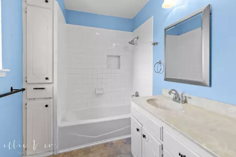 Bath - 137 Nesmith Rd, Abilene, TX 79602 photo 2 of 2