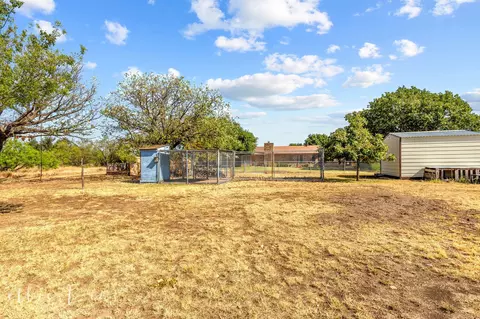 Exterior - 137 Nesmith Rd, Abilene, TX 79602 photo 13 of 14