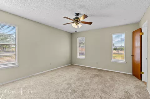 Bedroom - 137 Nesmith Rd, Abilene, TX 79602 photo 4 of 7