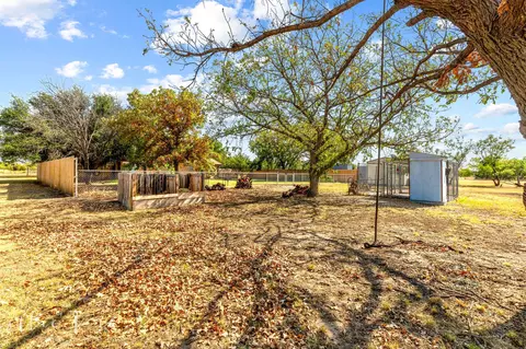 Exterior - 137 Nesmith Rd, Abilene, TX 79602 photo 10 of 14