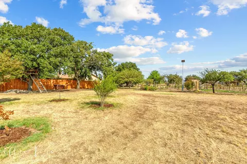 Exterior - 137 Nesmith Rd, Abilene, TX 79602 photo 9 of 14