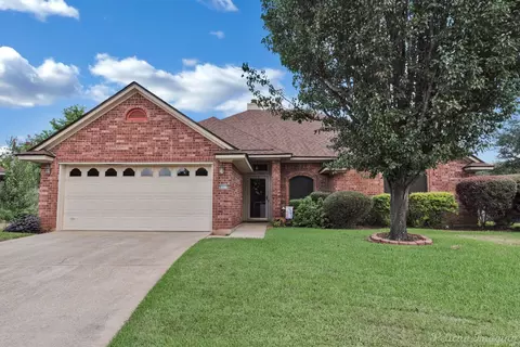 6011 Sandalwood Dr, Bossier City, LA 71111