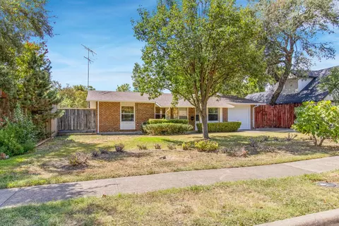 821 Brentwood Ln, Richardson, TX 75080