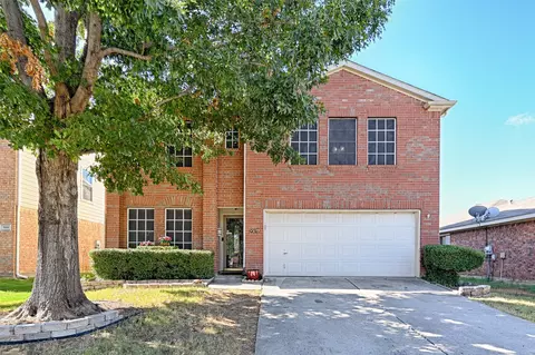 9016 Wagon Trl, Cross Roads, TX 76227