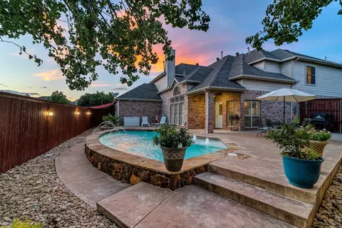5213 Quail Feather Dr, Fort Worth, TX 76123