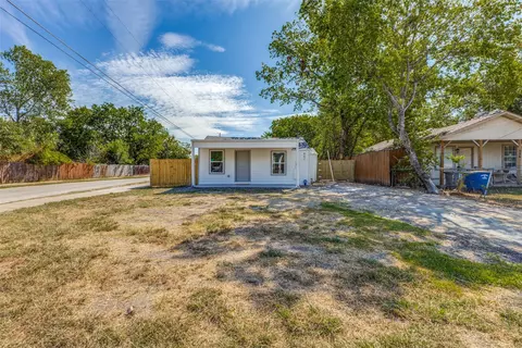 562 Rayenell Ave, Dallas, TX 75217