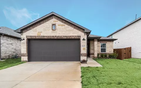 2119 Milligan St, Forney, TX 75126