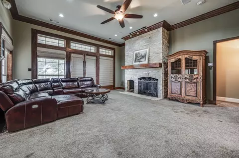 800 Locust Dr, Oak Leaf, TX 75154 photo 13