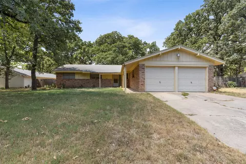 6316 Banbury Dr, Forest Hill, TX 76119
