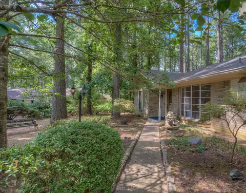 502 Whispering Pine Cir, Haughton, LA 71037