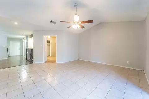 5517 Stoney Glen Dr, Mesquite, TX 75150
