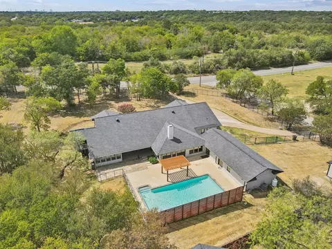 2201 Cooks Ln, Fort Worth, TX 76120
