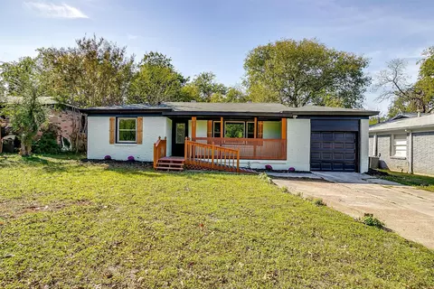 520 Sandell Dr, White Settlement, TX 76108