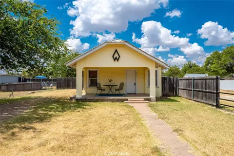 411 Niagara St, Throckmorton, TX 76483