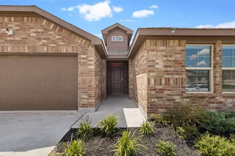 705 Peighton Dr, Cleburne, TX 76033 photo 3