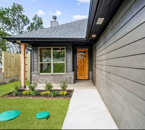 3007 Brazos River Dr, Granbury, TX 76048