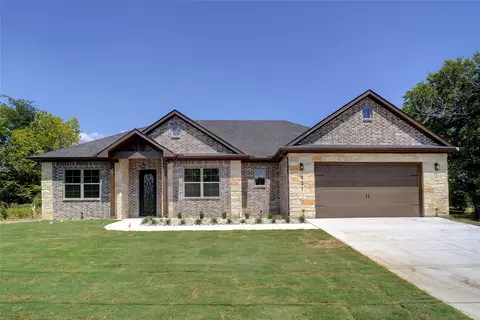 821 E 2nd St, Weatherford, TX 76086