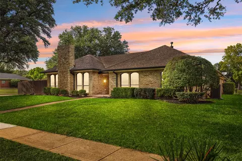 2401 Honeysuckle Dr, Richardson, TX 75082