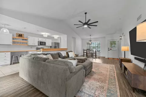 2252 Bowie Dr, Carrollton, TX 75006