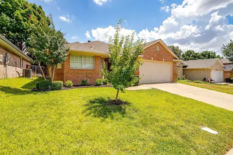 4216 Boulder Park Dr, Euless, TX 76040