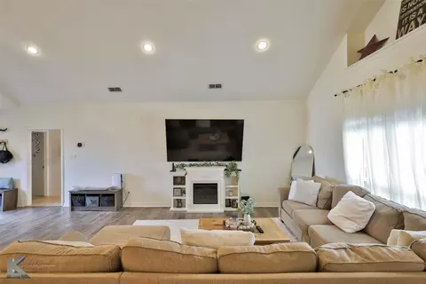 233 Iron Eagle Rd, Abilene, TX 79602 photo 9