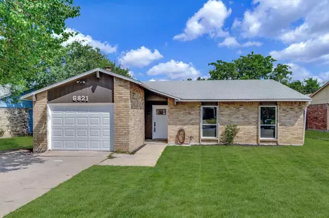 6821 Glenwood Dr, North Richland Hills, TX 76182
